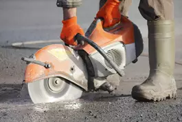 "ניסור שנעשה בעזרת מסור היהלום הוא ניסור הרבה יותר בריא"